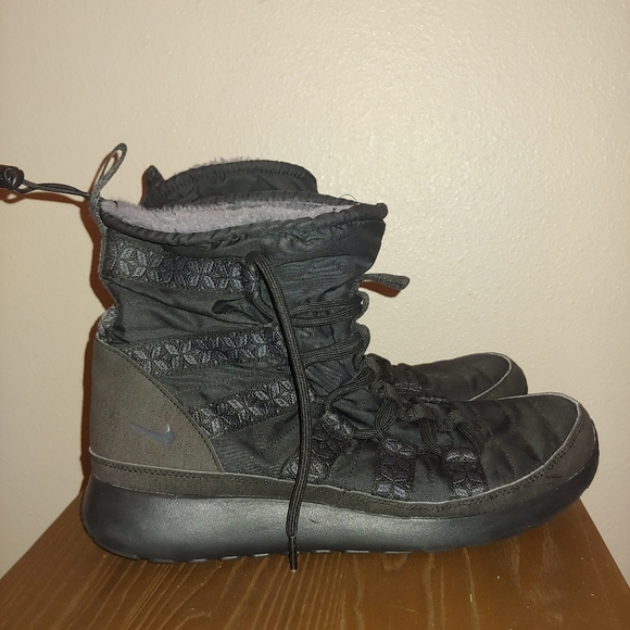 nike roshe run hi sneakerboot